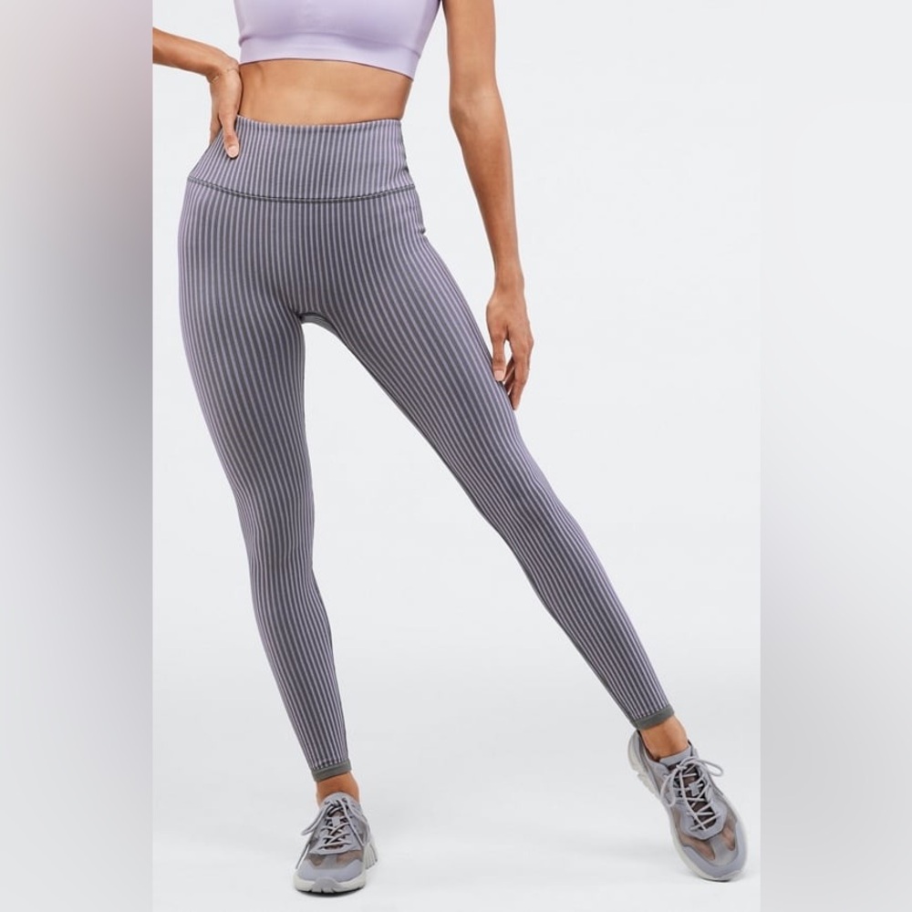 Women’s Gray Ribbed Leggings
